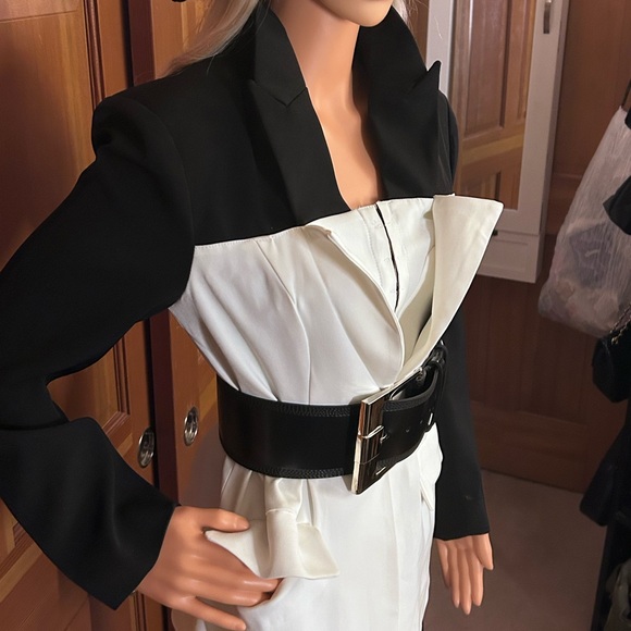 Notch Long Sleeve Straight Blazer - Picture 9 of 16